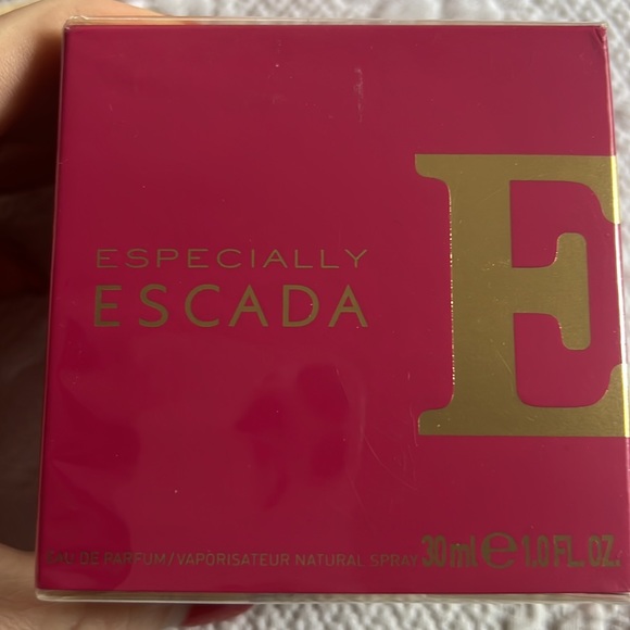 Escada E perfume spray - Picture 3 of 3